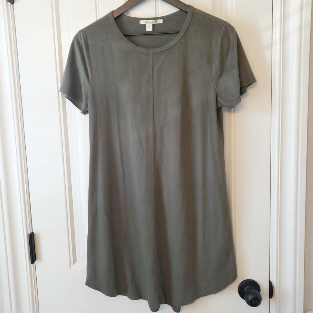 ❤️ 3 for $10 ❤️ Francesca's Collection Miami Suede Green Dress